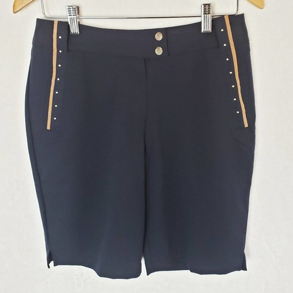 Tail navy golf bermuda shorts with studs and tan stripe details. Like new Sz 6 - Picture 1 of 7